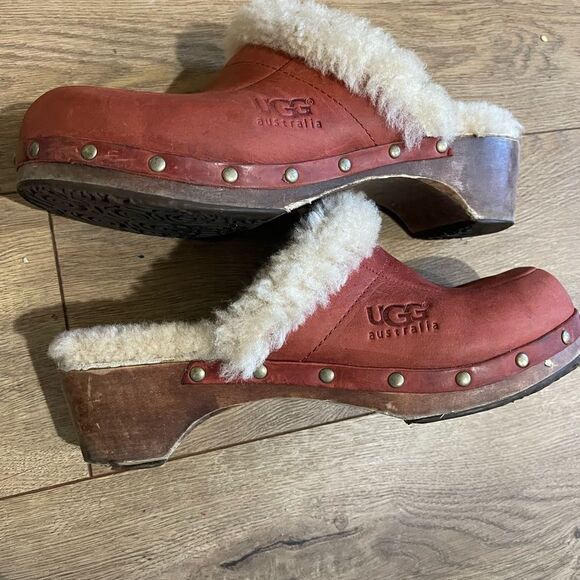 Ugg Sheepskin Women's Clogs  - Picture 5 of 10